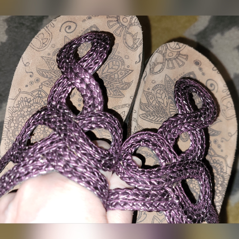 Muk Luks purple metallic braided strap sandals thongs flip flops cork cushioned